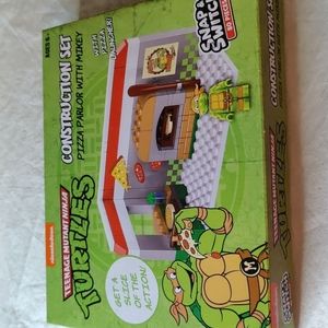 ✔️Teenage mutant ninja turtles construction set Pizza Parlor